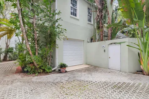 224 Phipps Palm Beach FL 33480