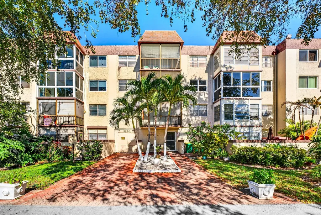 1681 Nw 70th Avenue Plantation FL 33313