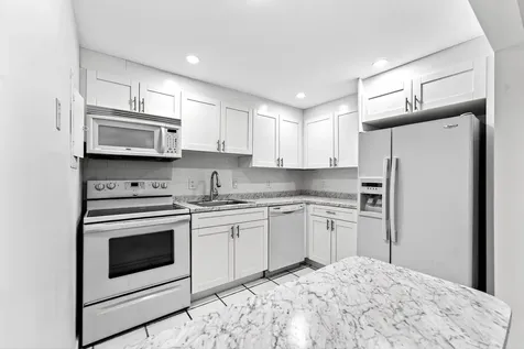 1681 Nw 70th Avenue Plantation FL 33313