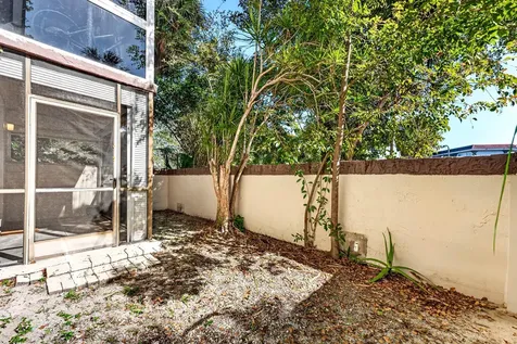 1681 Nw 70th Avenue Plantation FL 33313