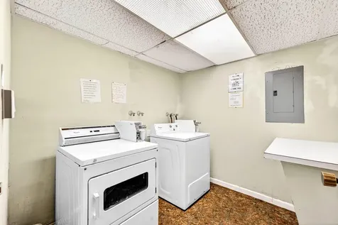 1681 Nw 70th Avenue Plantation FL 33313