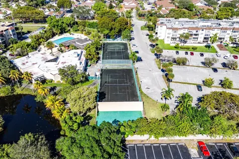 1681 Nw 70th Avenue Plantation FL 33313