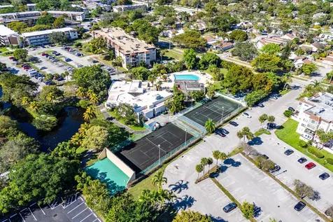 1681 Nw 70th Avenue Plantation FL 33313