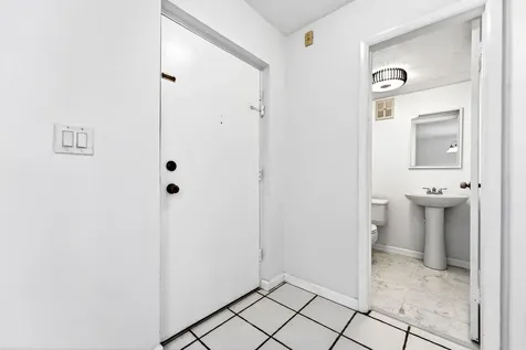 1681 Nw 70th Avenue Plantation FL 33313