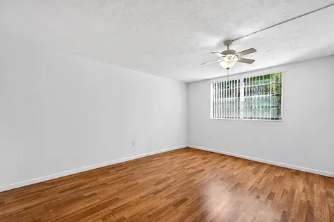 1681 Nw 70th Avenue Plantation FL 33313