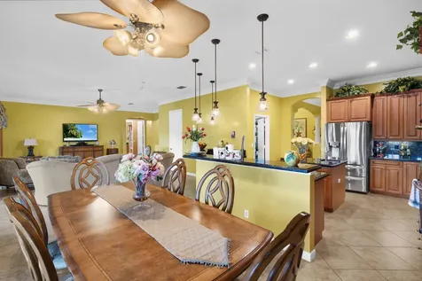465 Nw Dover Court Port Saint Lucie FL 34983