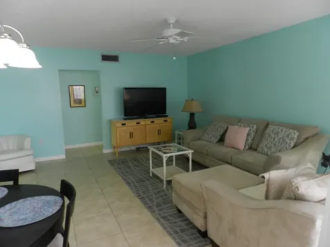6 Greenway Royal Palm Beach FL 33411