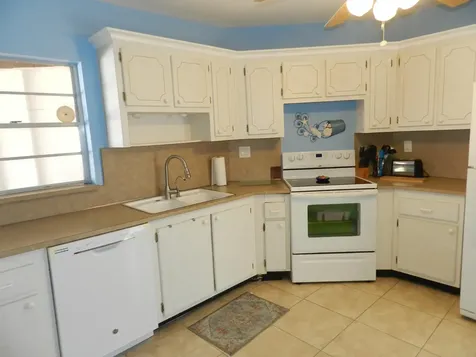 6 Greenway Royal Palm Beach FL 33411