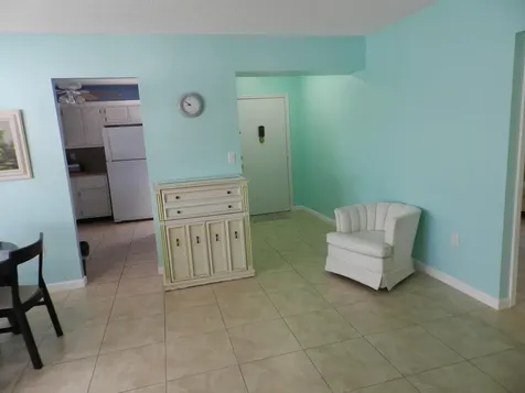 6 Greenway Royal Palm Beach FL 33411