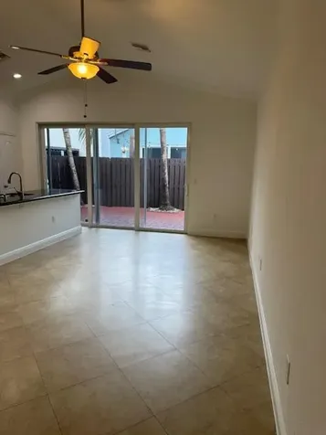 3201 Johns Place Palm Springs FL 33461