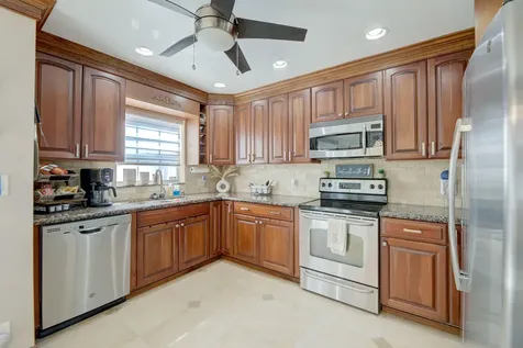 1666 Nw 106th Terrace Coral Springs FL 33071
