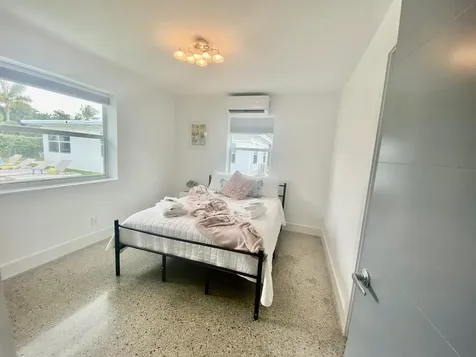 304 SE 3rd Street Delray Beach FL 33483