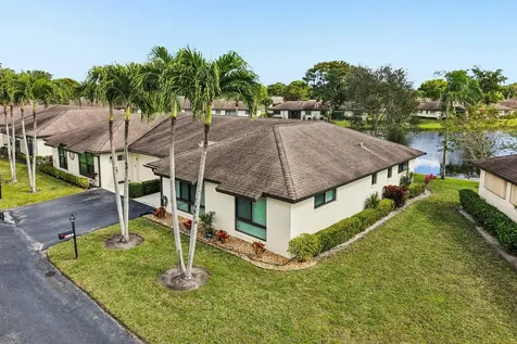 4854 Eqestrian Circle Boynton Beach FL 33426