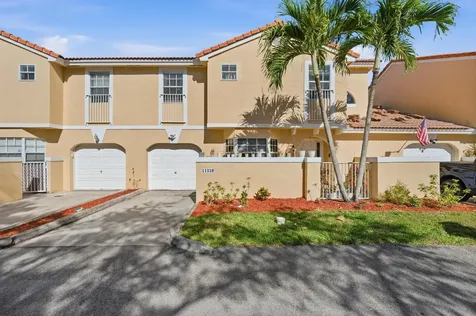 11339 Lakeview Drive Coral Springs FL 33071