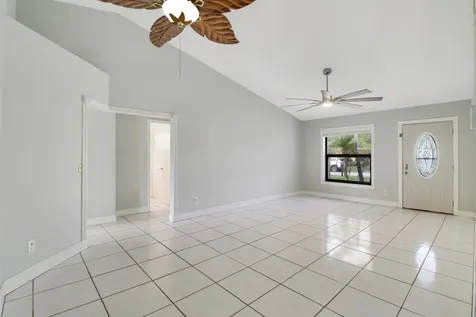 5929 Se Collins Avenue Stuart FL 34997