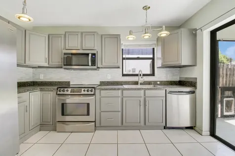 5929 Se Collins Avenue Stuart FL 34997