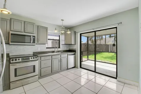 5929 Se Collins Avenue Stuart FL 34997