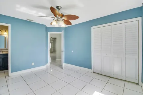 5929 Se Collins Avenue Stuart FL 34997