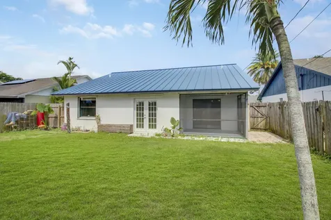 5929 Se Collins Avenue Stuart FL 34997
