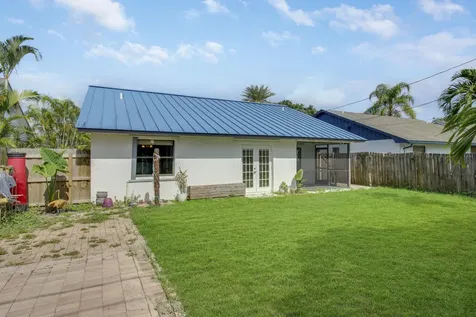 5929 Se Collins Avenue Stuart FL 34997