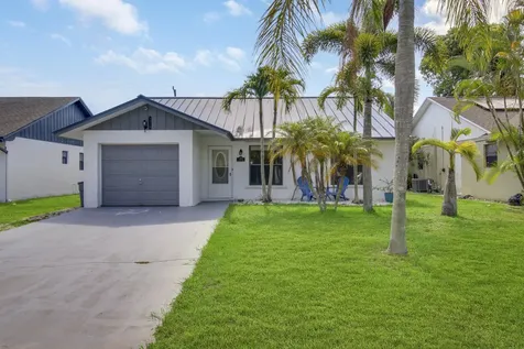 5929 Se Collins Avenue Stuart FL 34997