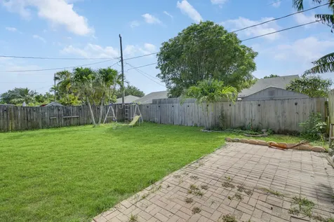5929 Se Collins Avenue Stuart FL 34997