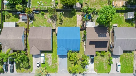 5929 Se Collins Avenue Stuart FL 34997