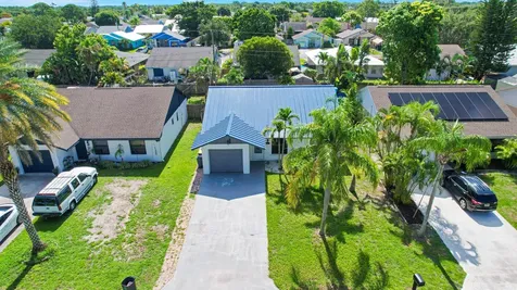 5929 Se Collins Avenue Stuart FL 34997