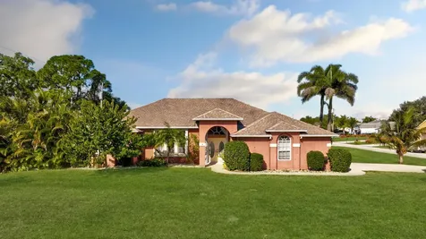 539 Se Nome Drive Port Saint Lucie FL 34984