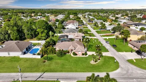 539 Se Nome Drive Port Saint Lucie FL 34984