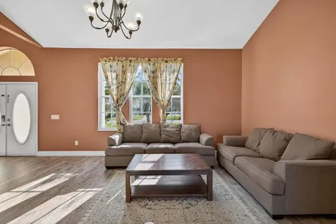 539 Se Nome Drive Port Saint Lucie FL 34984
