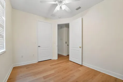 560 NW 39th Circle Boca Raton FL 33431