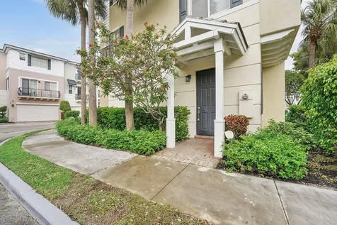 560 NW 39th Circle Boca Raton FL 33431