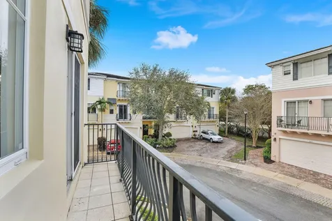 560 NW 39th Circle Boca Raton FL 33431