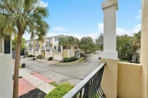560 NW 39th Circle Boca Raton FL 33431