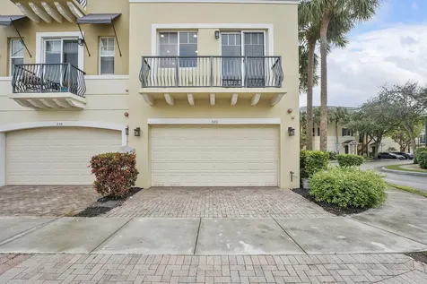 560 NW 39th Circle Boca Raton FL 33431