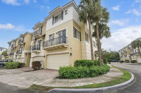 560 NW 39th Circle Boca Raton FL 33431