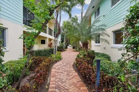 49 SE 7th Avenue Delray Beach FL 33445
