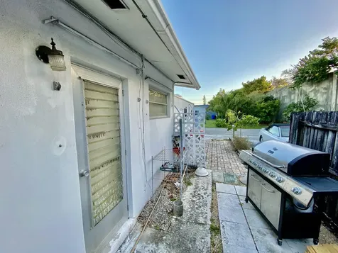 1607 Holly Street Lantana FL 33462