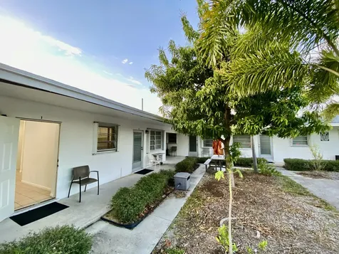 1607 Holly Street Lantana FL 33462