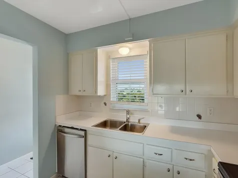 2333 Indian River Boulevard Vero Beach FL 32960