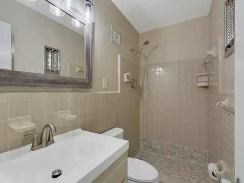 2333 Indian River Boulevard Vero Beach FL 32960