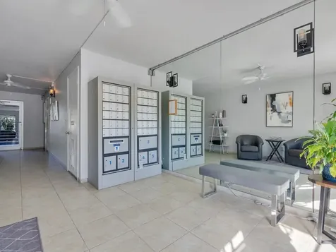 2333 Indian River Boulevard Vero Beach FL 32960