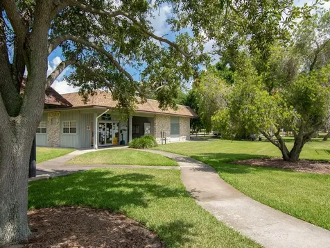 2333 Indian River Boulevard Vero Beach FL 32960