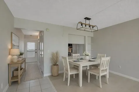 2333 Indian River Boulevard Vero Beach FL 32960