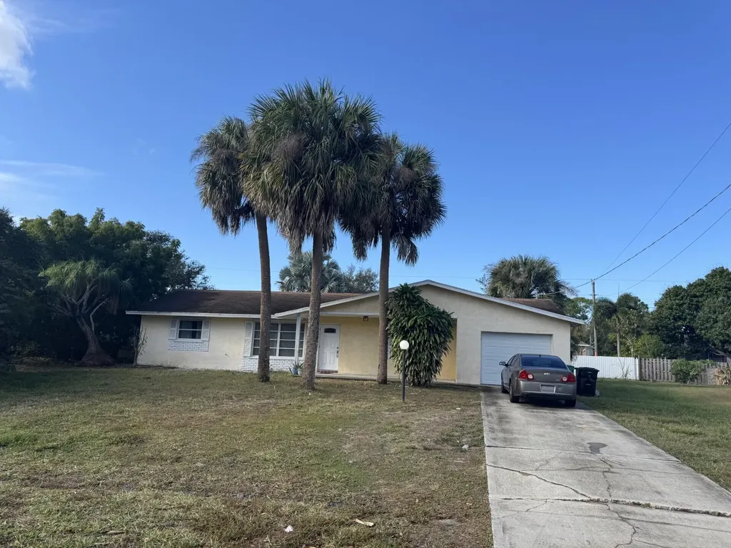 2434 Se Sidonia Street Port Saint Lucie FL 34952