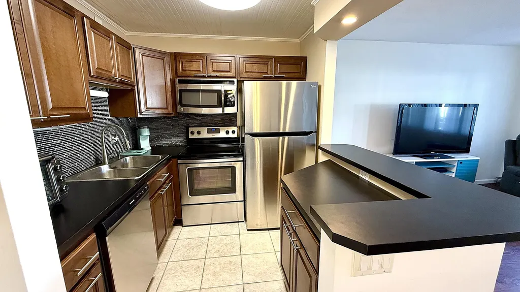 8 Ventnor A Deerfield Beach FL 33442