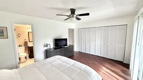 8 Ventnor A Deerfield Beach FL 33442