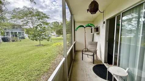 8 Ventnor A Deerfield Beach FL 33442