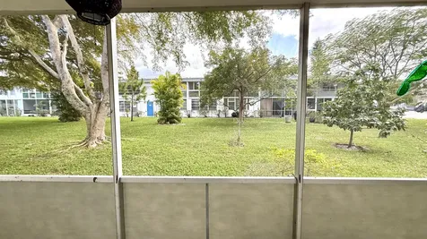 8 Ventnor A Deerfield Beach FL 33442